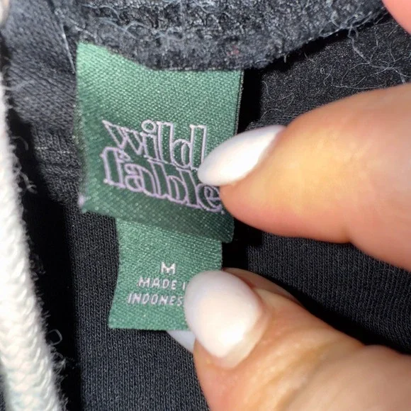 Wild Fable Black‎ Cropped Hoodie Long Sleeve Drawstring Size M - Picture 2 of 2
